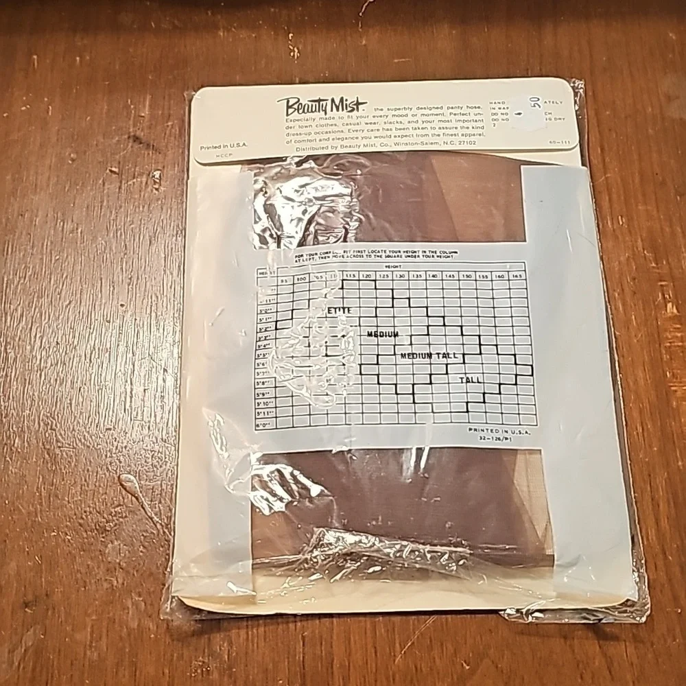 Vintage 60s 70s Panty Hose NWT Petite Taupe Mist